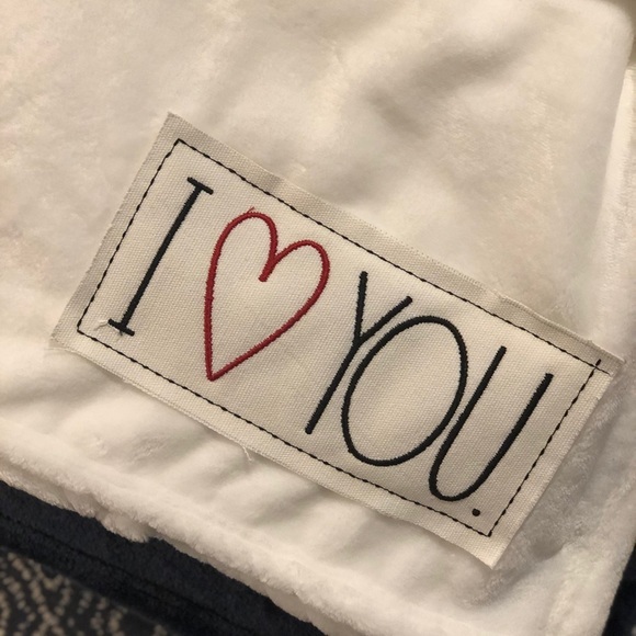 Rae Dunn I ❤️ YOU Plush Throw Blanket - Picture 2 of 5